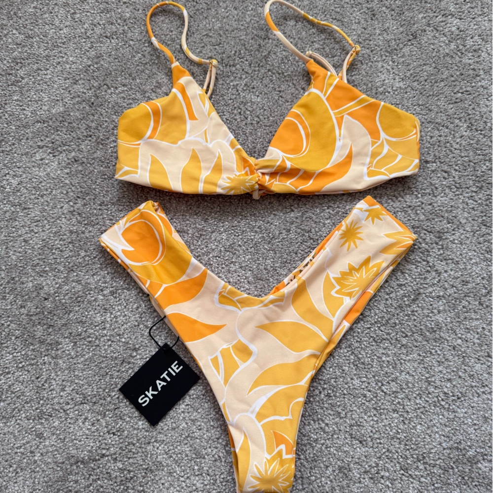 Skatie Vibrant Soleil Bikini - Betsy and Mandi